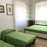 Arches בית הארחה